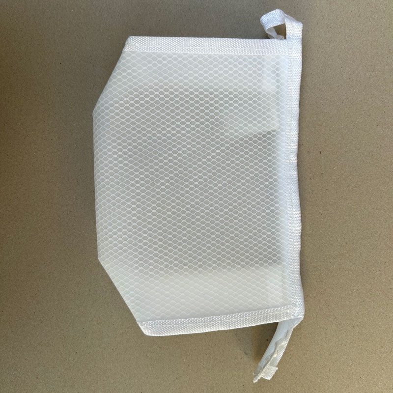 Как да почистите бистра козметична чанта